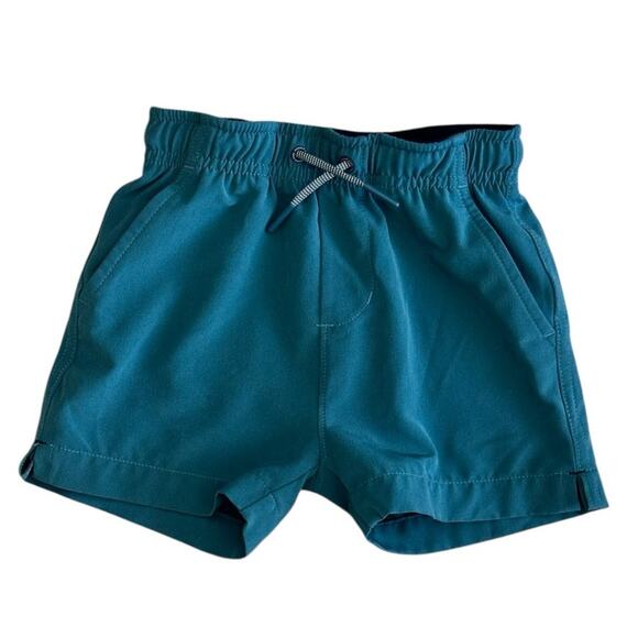 VINEYARD VINES PERFORMANCE Boy's Toddler Shorts Size 2T - Picture 1 of 4